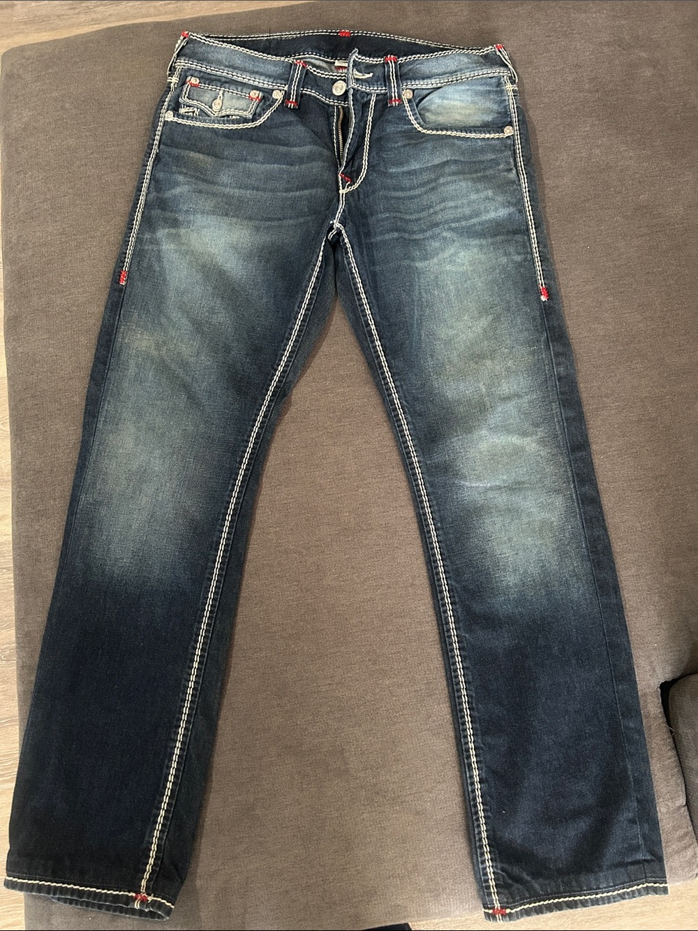 True Religion Women's Dark Blue Bootcut Jeans with White Contrast Stitching - Picture 4 of 4